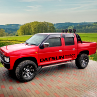 Наклейки на борта Nissan DATSUN